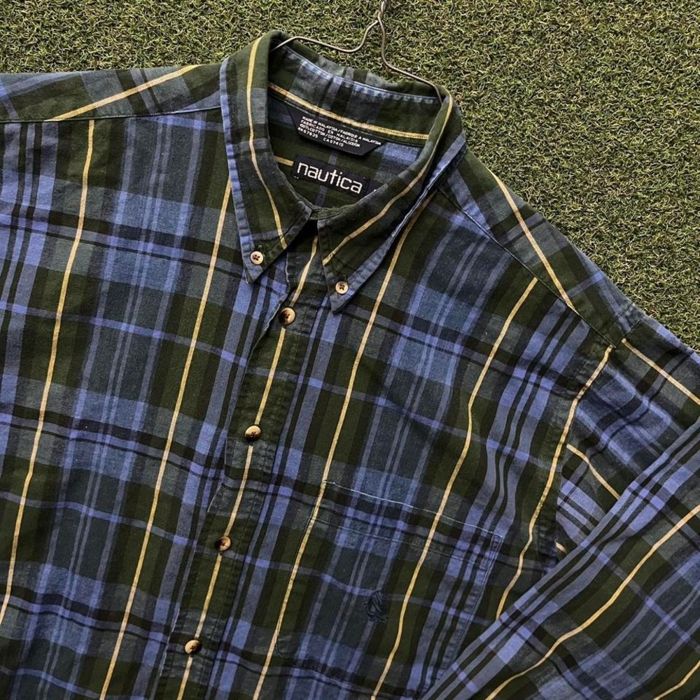 Vintage‎ 90s Nautica Plaid Button Down Shirt